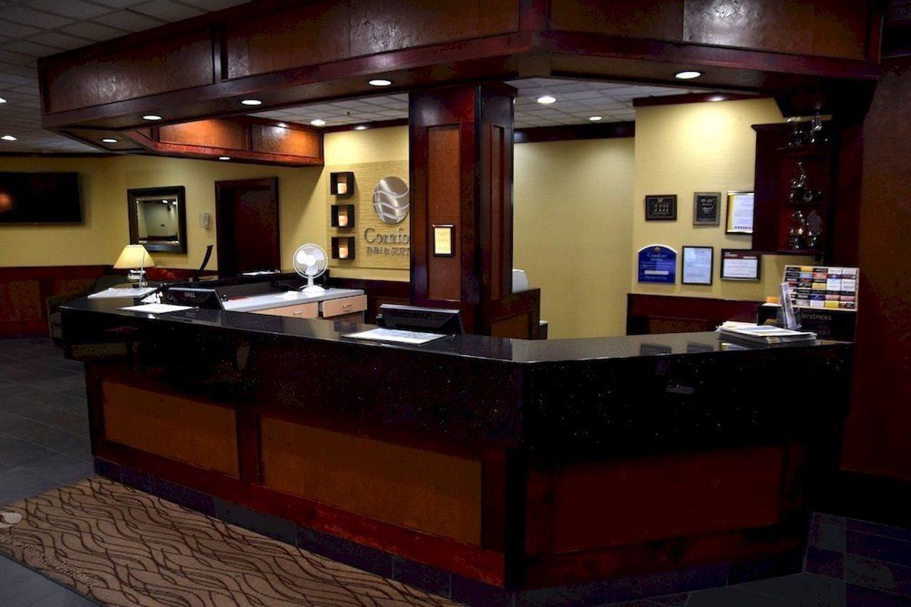 Comfort Inn & Suites Виктория Экстерьер фото