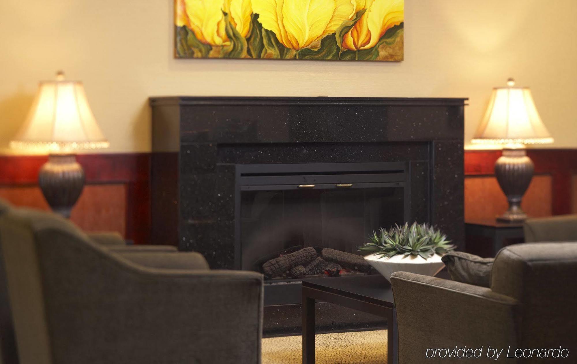 Comfort Inn & Suites Виктория Экстерьер фото