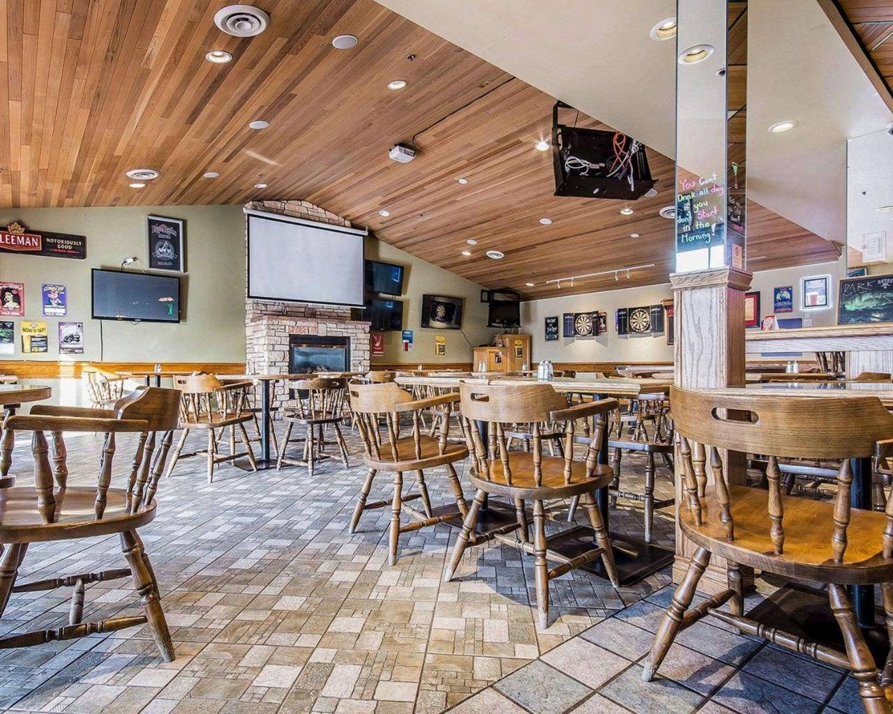 Comfort Inn & Suites Виктория Экстерьер фото
