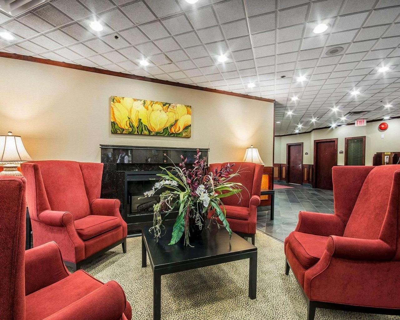 Comfort Inn & Suites Виктория Экстерьер фото