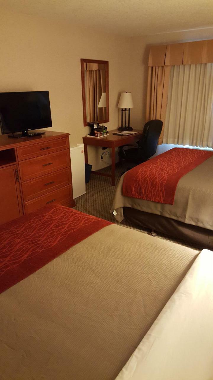 Comfort Inn & Suites Виктория Экстерьер фото