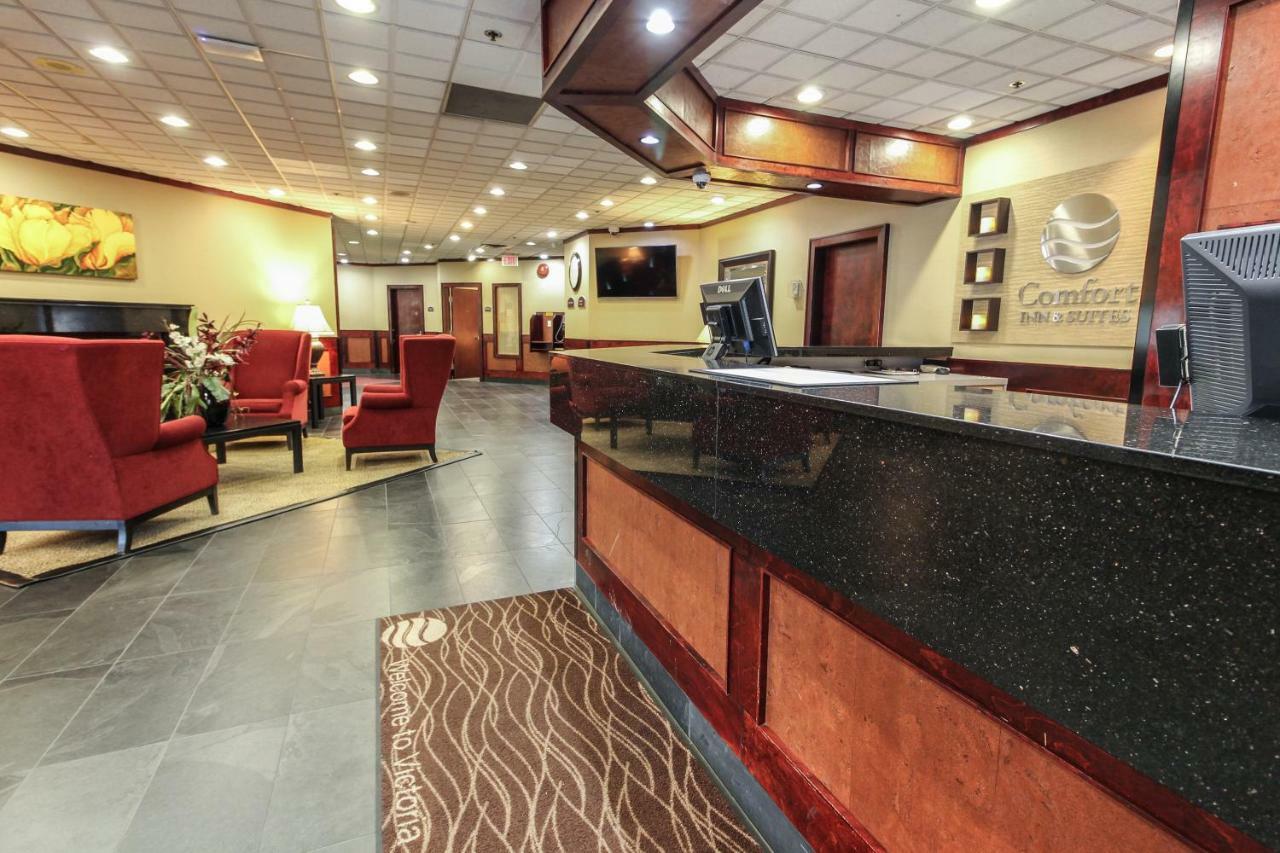 Comfort Inn & Suites Виктория Экстерьер фото